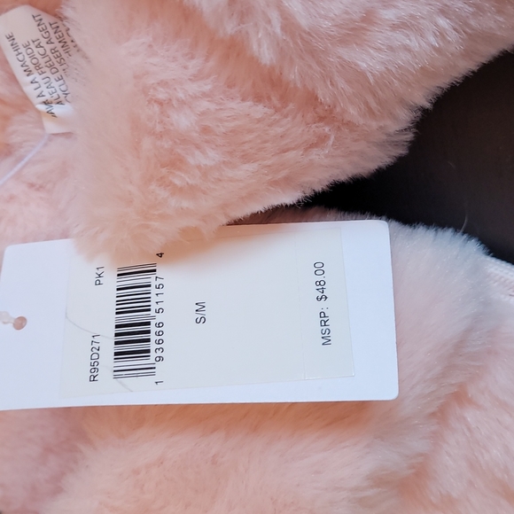 SPLENDID pink fuzzy slipper - Picture 2 of 2